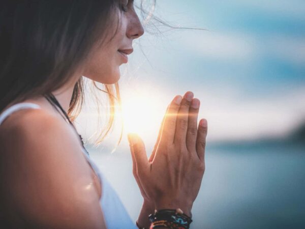 Wie moderne Spiritualität und Esoterik Frauen klein halten