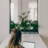 7 kritische Dokus und Youtube-Videos über Esoterik, Spiritualität und Coaching