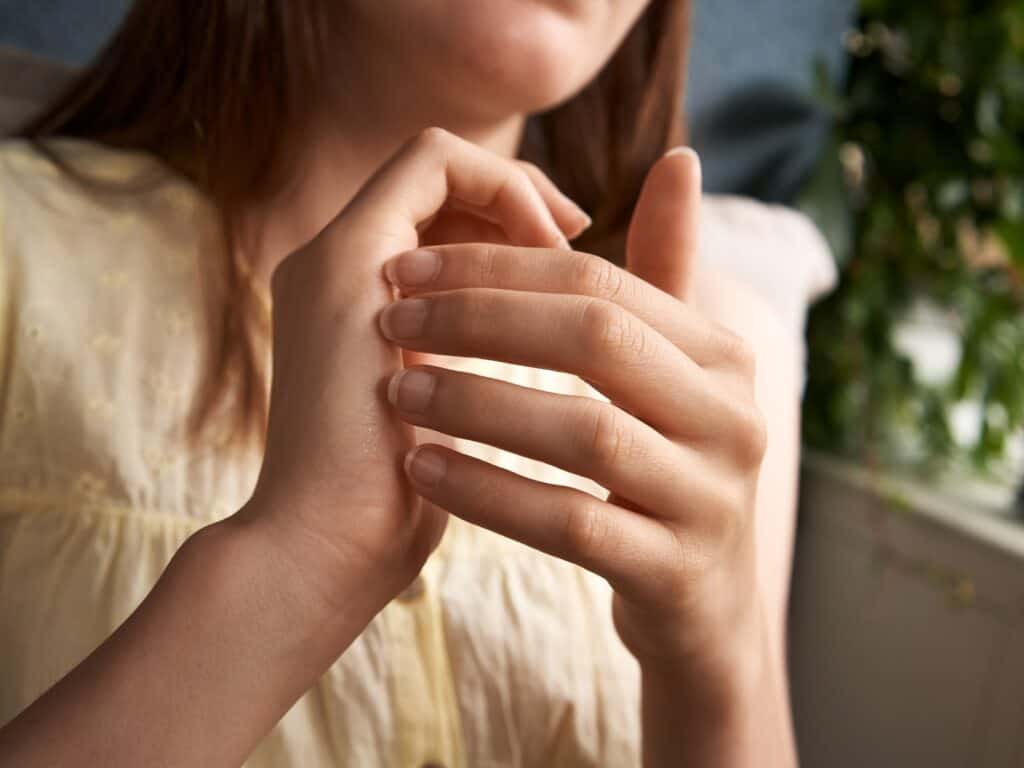 EFT Klopftechnik Kritik an Influencerinnen