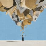 Illustration einer Person mit geöffneten Armen unter einer großen Masse aus Münzen und Geldscheinen – Symbolbild für Geldwunden heilen, Money Mindset und Coaching.
